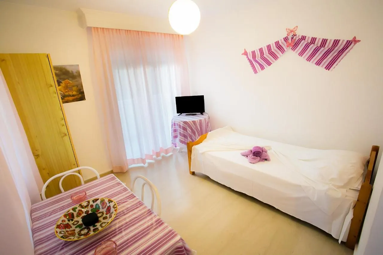 公寓式酒店 Panorama Apartments 弗洛伊塔 希腊
